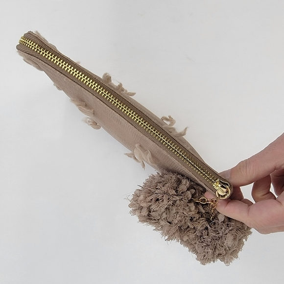 Deux Lux clutch with decorative poms - Picture 4 of 10